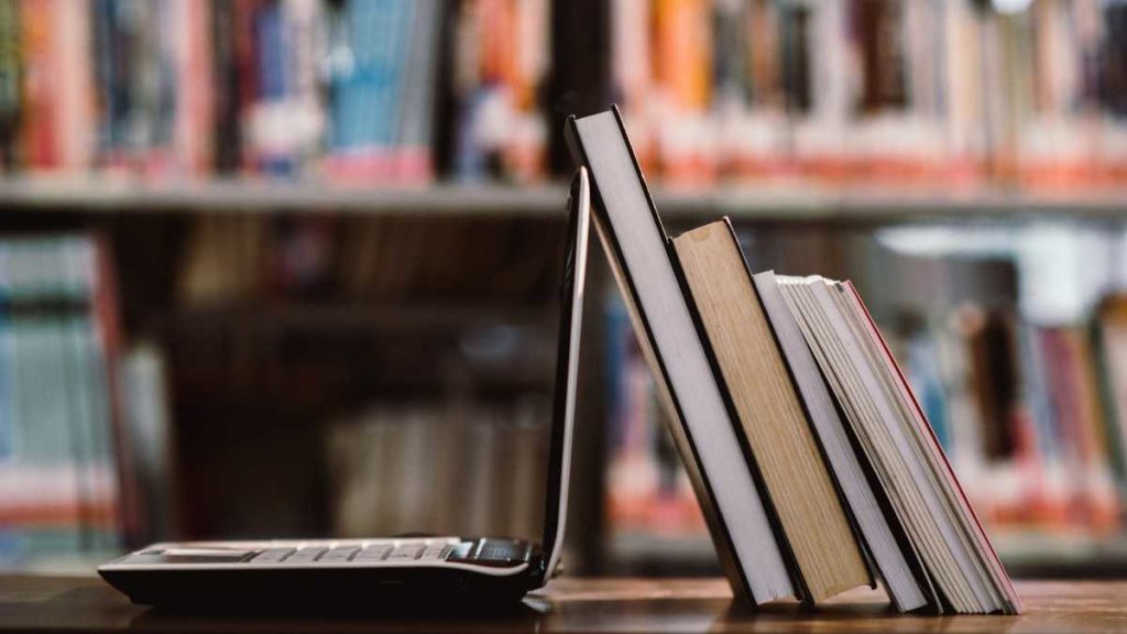 Covasna: 500 de cărți de istorie, cultură și spiritualitate românească pot fi accesate online din Biblioteca Eurocarpatica