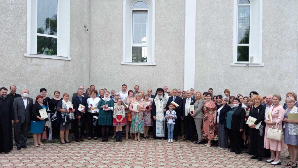 Episcopul de Bălți a oferit distincții pentru 95 de cadre medicale basarabene care au luptat cu pandemia