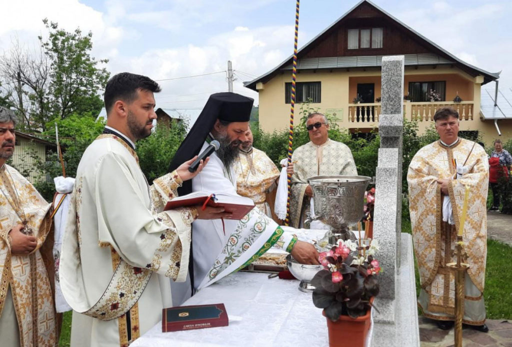 Înnoire și resfințire la Biserica „Pogorârea Duhului Sfânt” din Ardeoani