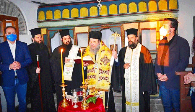 Αγιασμός στο παρεκκλήσιο του Πύργου της Ουρανούπολης