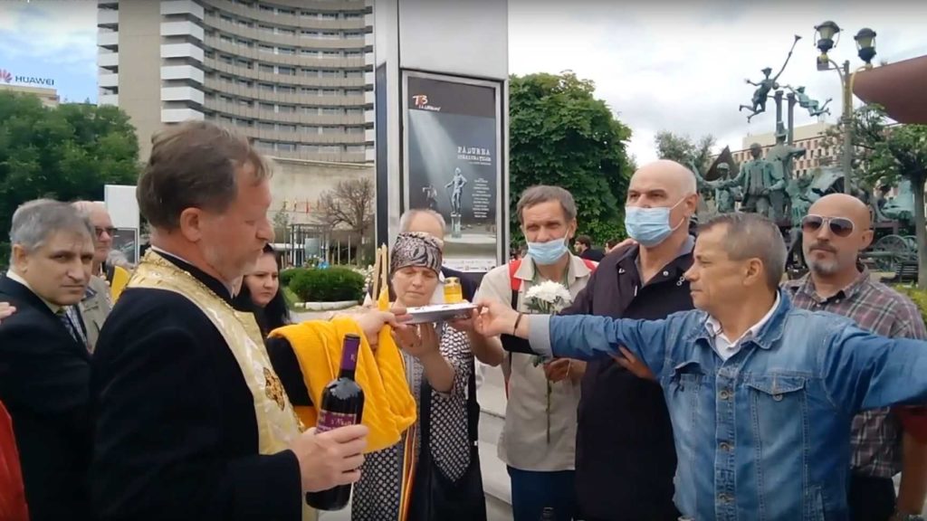 Familiile și Biserica au comemorat victimele mineriadelor