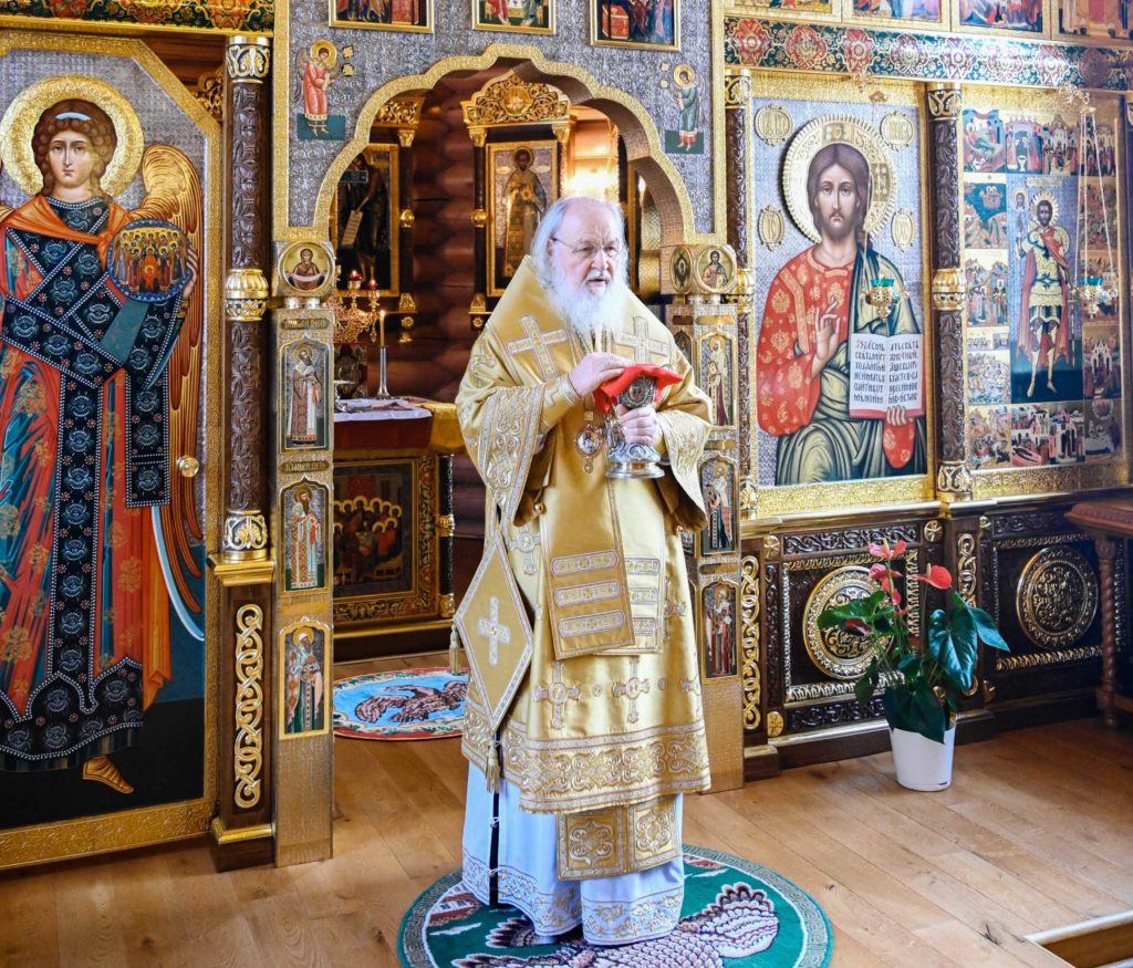 В праздник Владимирской иконы Божией Матери Святейший Патриарх Кирилл совершил Литургию в Александро-Невском скиту