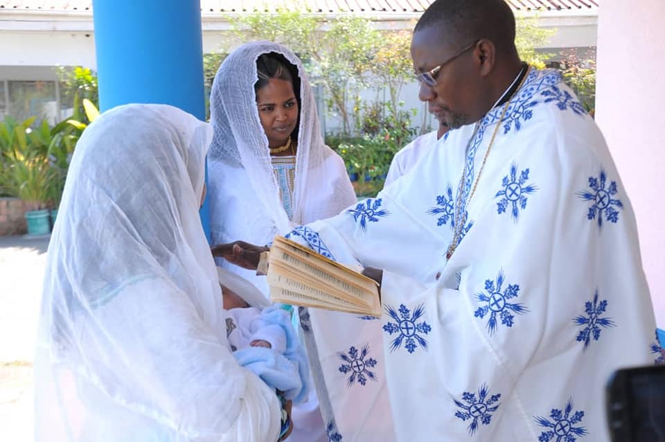 Η Βάπτιση ενός παιδιού απο την Ερυθραία