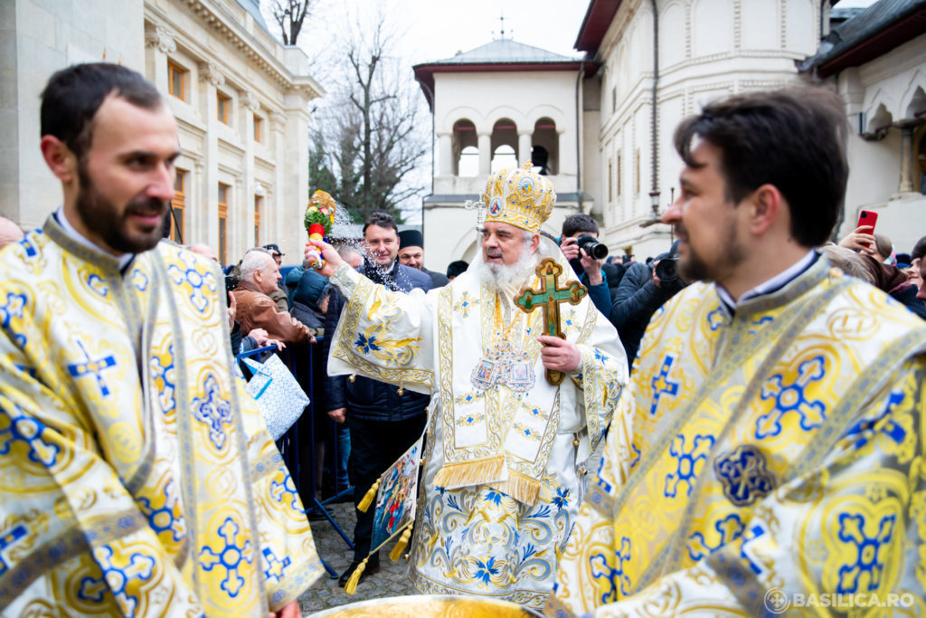 Opinion poll finds widespread trust in Church by Romanians