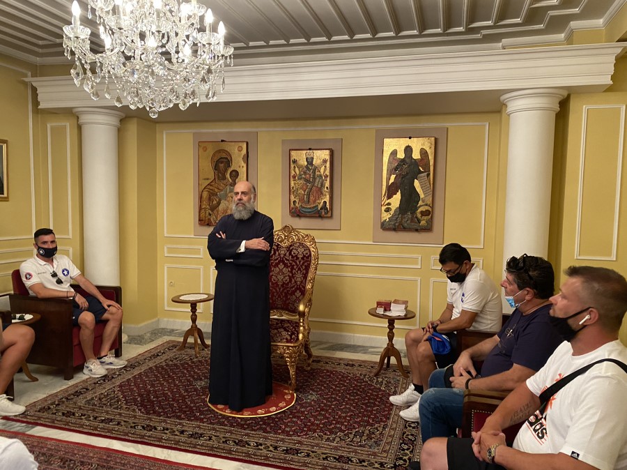 Οι “Φοίνικες” Κέρκυρας στον Μητροπολίτη Θεσσαλιώτιδος