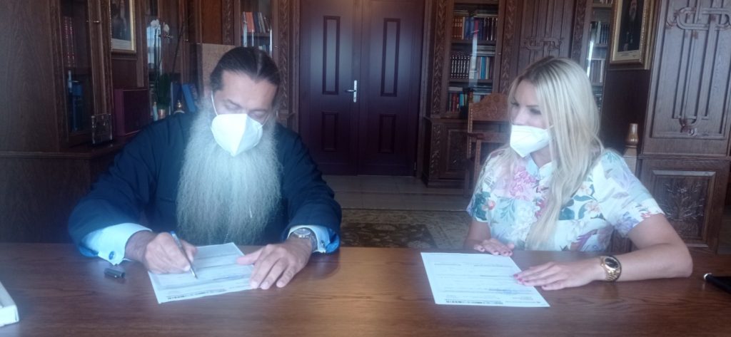 Yπέγραψε Ασφαλιστήριο Συμβόλαιο καλύψεως των παιδιών