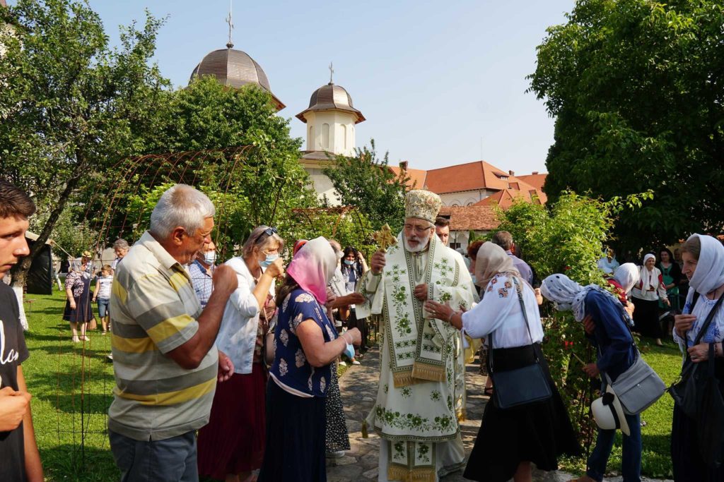 Sf. Ioanichie cel Nou de la Muscel cinstit la Mănăstirea Negru Vodă, care îi adăpostește moaștele
