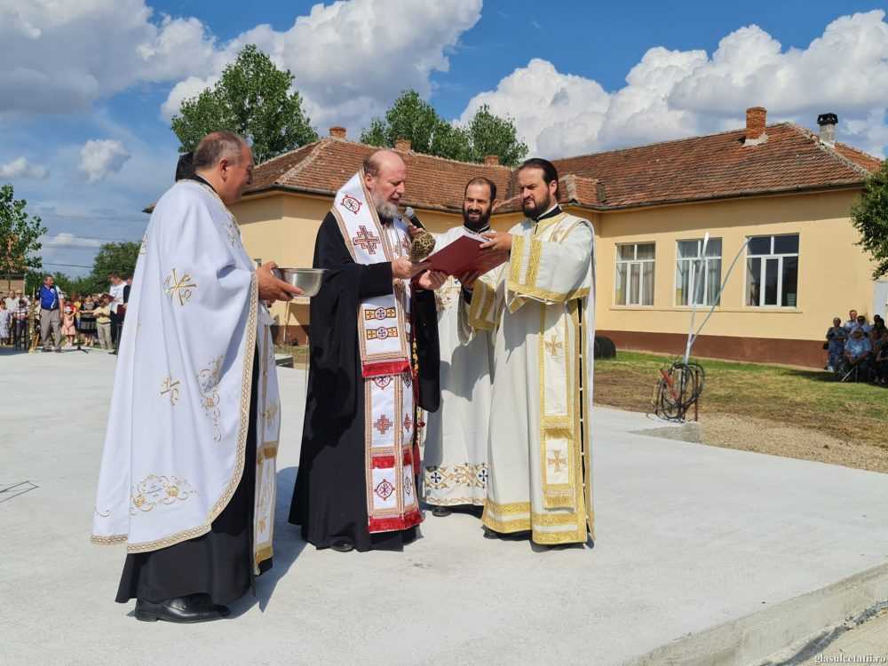Arhiepiscopia Aradului: Comunitatea din Sânpaul va avea o biserică ocrotită de Sfinţii Români