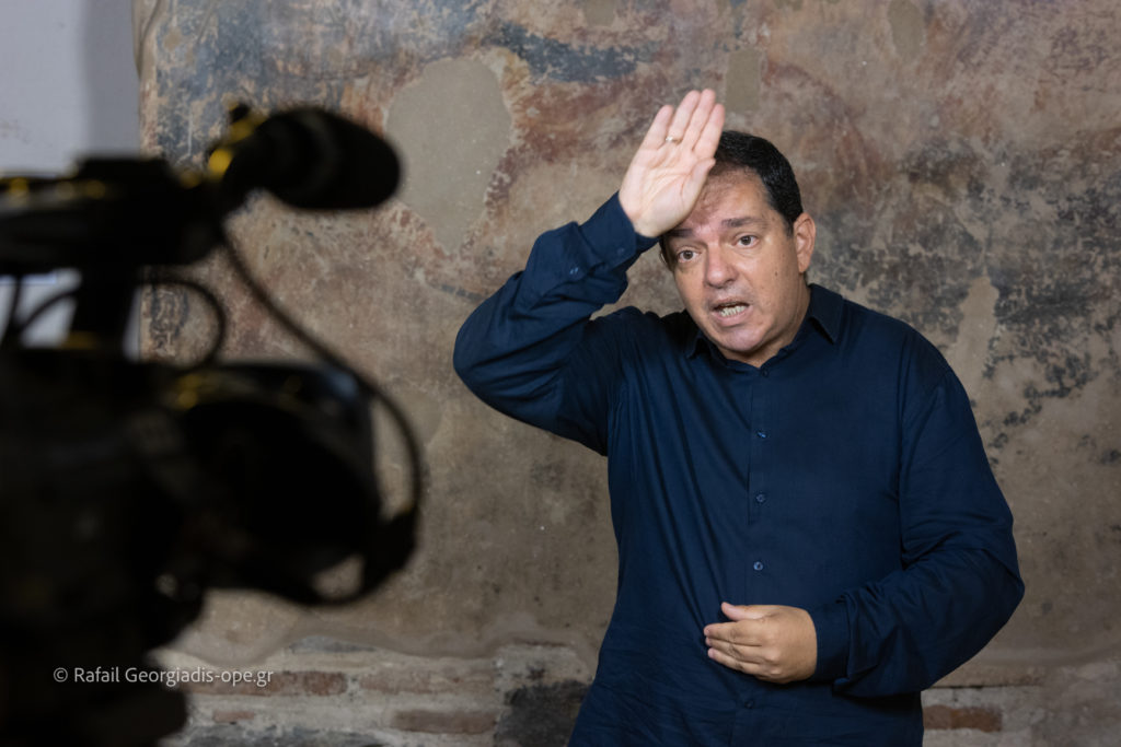 Μεταδόθηκε στη Νοηματική γλώσσα η Θεία Λειτουργία