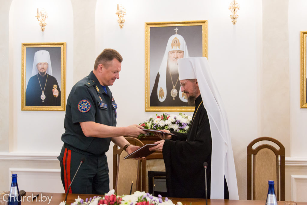 ПОДПИСАНО СОГЛАШЕНИЕ О СОТРУДНИЧЕСТВЕ МЕЖДУ БЕЛОРУССКОЙ ПРАВОСЛАВНОЙ ЦЕРКОВЬЮ И МИНИСТЕРСТВОМ ПО ЧРЕЗВЫЧАЙНЫМ СИТУАЦИЯМ