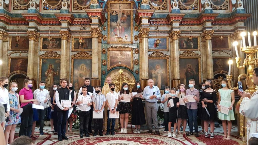Oradea: Biserica premiază elevii de zece