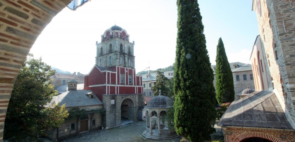 Νοσοκομείο Παπανικολάου: Κρίσιμα ο 49χρονος μοναχός