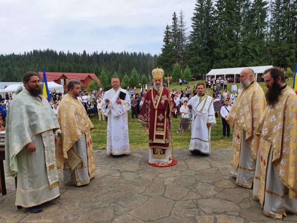 Arhiepiscopul Alba Iuliei a oficiat liturghia la hramul Mănăstirii Oașa