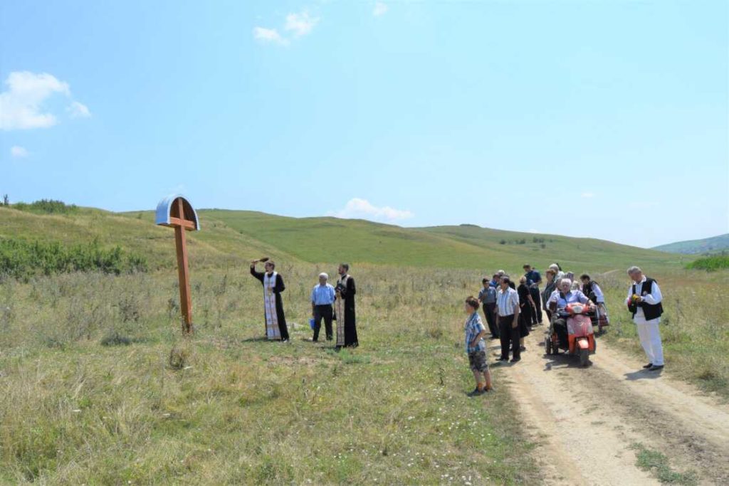 Cei patruzeci de eroi ai neamului din Berchieşiu, omagiaţi de comunitate: O cruce pentru fiecare martir