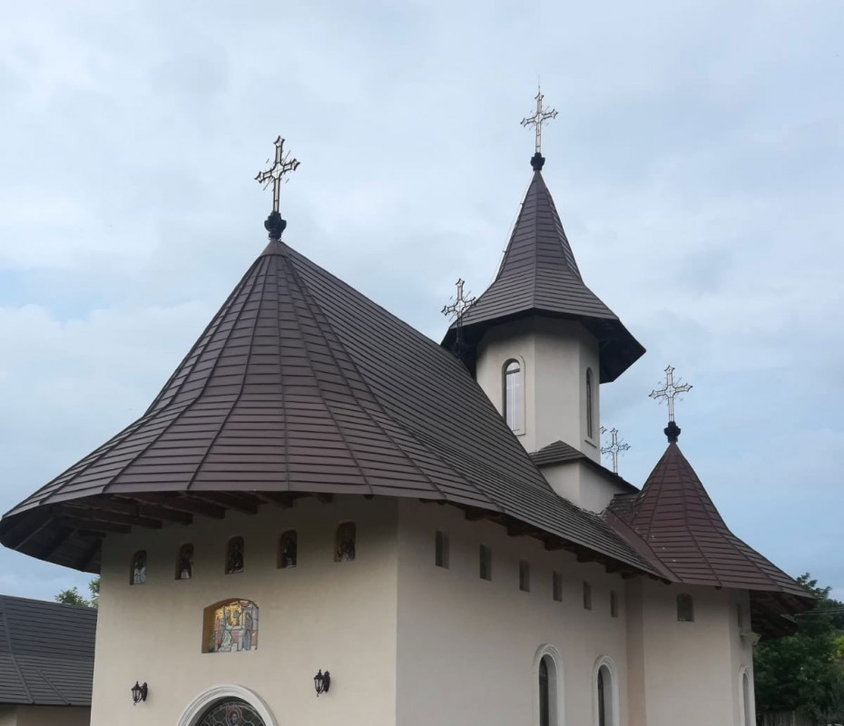 O nouă biserică va fi sfințită sâmbătă la Broșteni, comuna Vlădeni – Iași