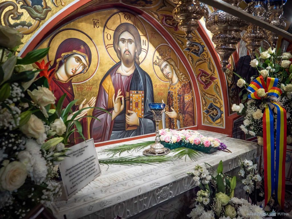 Serbarea de la Putna – 150: Hramul Sf. Voievod Ștefan cel Mare a reunit români „de la Nistru pân’ la Tisa”