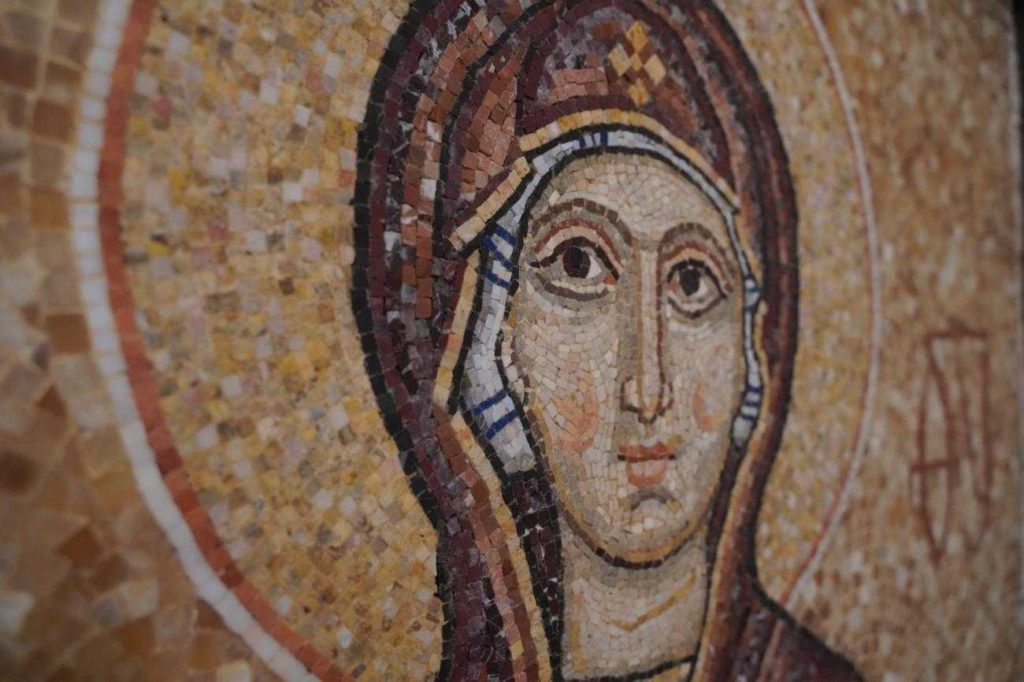 Lucrările primilor absolvenți de Artă Sacră de la Alba Iulia vor fi expuse la Viena, Tesalonic și Ravenna