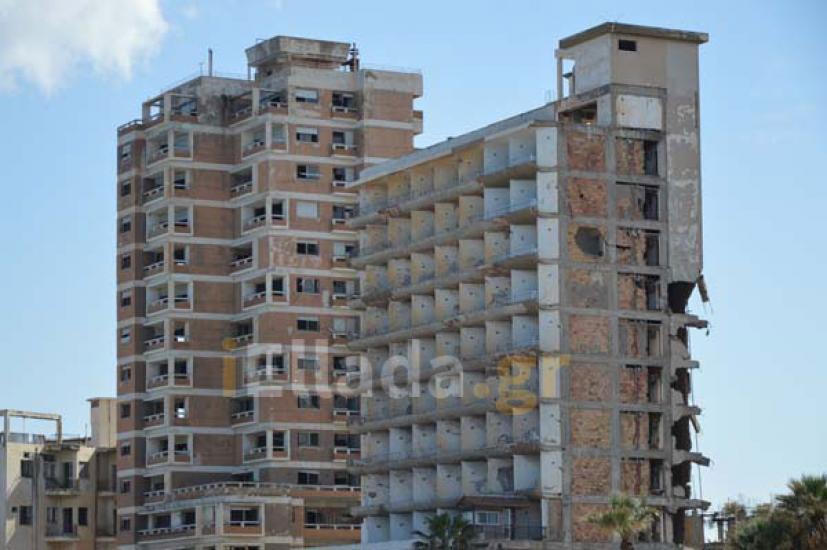 Αμμόχωστος η πόλη φάντασμα: «Κοιτάμε τα σπίτια μας από μακριά και θυμόμαστε τους εισβολείς»