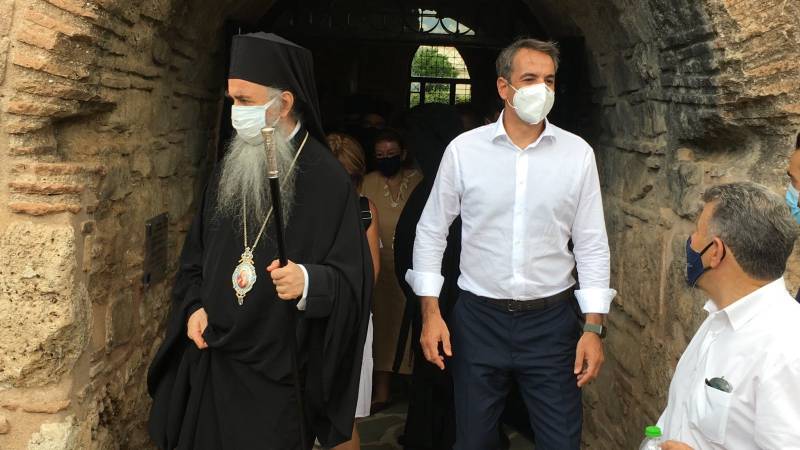 Премьер-министр Греции посетил византийский храм в Мессении