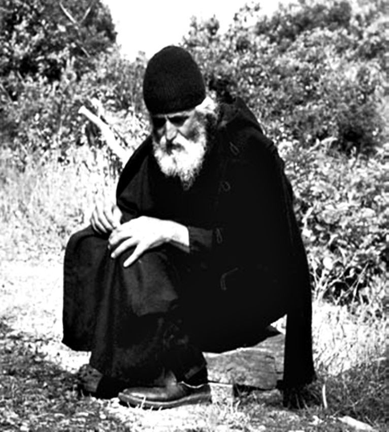 18 αφιερωματικές αναρτήσεις για τον Άγιο Παΐσιο τον Αγιορείτη