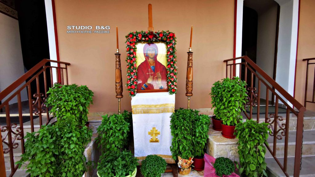 Η ΦΩΤΟΓΡΑΦΙΑ ΤΗΣ ΗΜΕΡΑΣ: Η Αγία Μαρίνα και τα βασιλικά