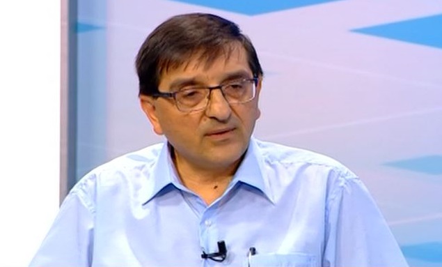 Χειροπέδες σε επιδημιολόγο ως “διοργανωτή”  διαμαρτυρίας