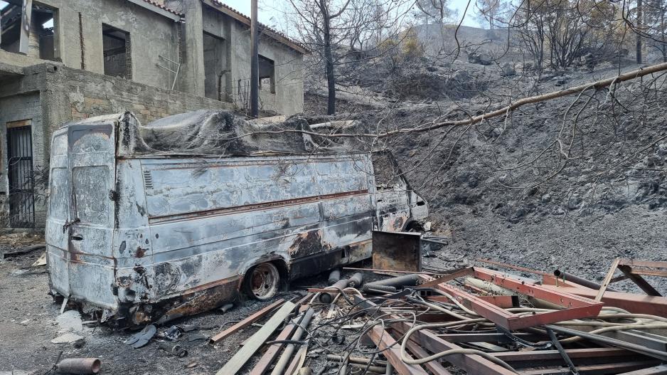 Η Κύπρος βιώνει τη μεγαλύτερη καταστροφή μετά την τουρκική εισβολή – Τέσσερις νεκροί από την πύρινη λαίλαπα