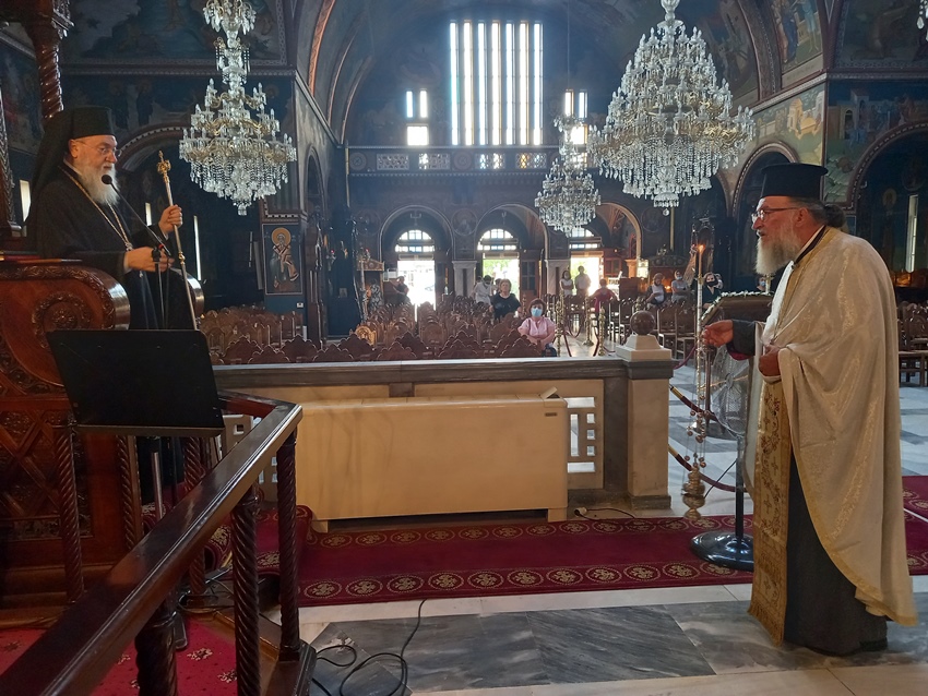 Ο Μητροπολίτης Κορίνθου τέλεσε τον Μέγα Παρακλητικό Κανόνα