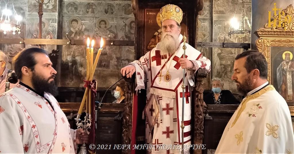 Δέηση για τους κεκοιμημένους της ενορίας Αγίου Νικολάου τέλεσε ο Μητροπολίτης Άρτης
