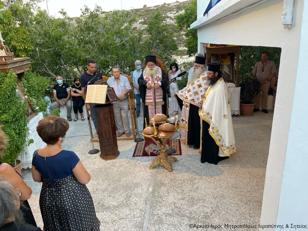 Ο Μέγας Παρακλητικός Κανόνας στην Παναγία Φανερωμένη Σκοπής Σητείας