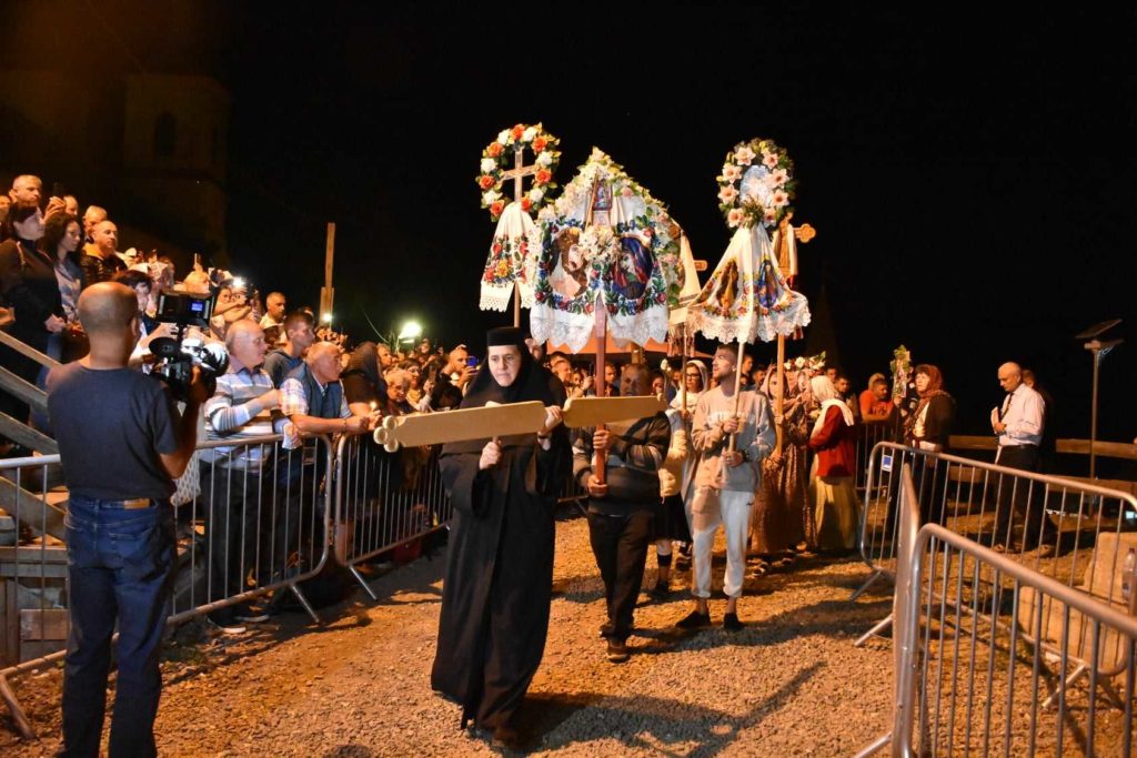 Ρουμανία: Πλήθος κόσμου στο προσκύνημα στη Μονή Νικουλά