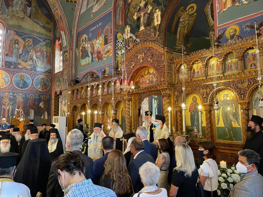 Το “ύστατο χαίρε” στον μακαριστό Μητροπολίτη Περιστερίου κυρό Κλήμη