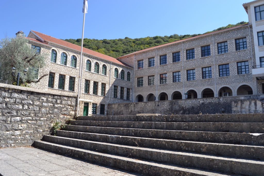 Αποκατάσταση ζημιών στην Εκκλησιαστική Ακαδημία Βελλάς