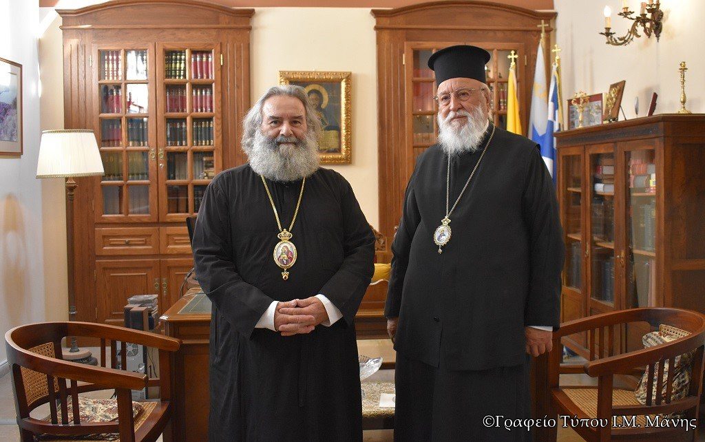 Ο Μητροπολίτης Μαντινείας δίπλα στους πυρόπληκτους της Μάνης