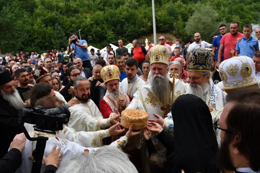 Σε ανακαινισμένο ιστορικό Ναό ιερούργησαν Σέρβοι Ιεράρχες