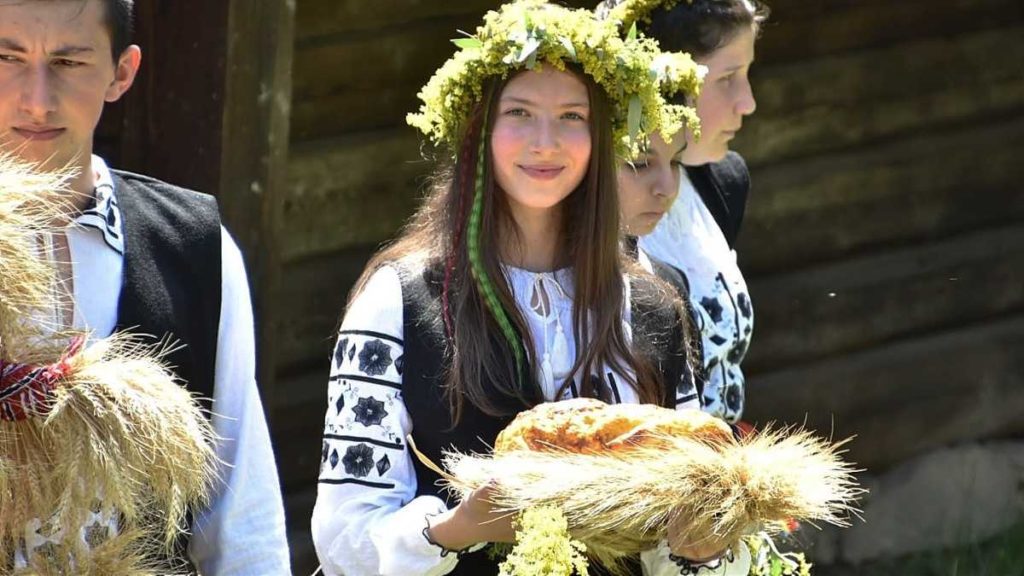 Luna Diasporei va fi marcată în zeci de județe și se va încheia cu un eveniment la Muzeul Satului