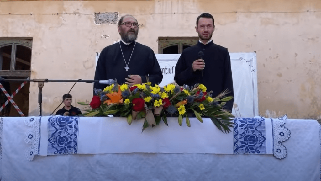 Nu Hristos Se schimbă la față, ci ucenicii Îl văd în adevărata Lui lumină”: Părintele Necula la Ineu
