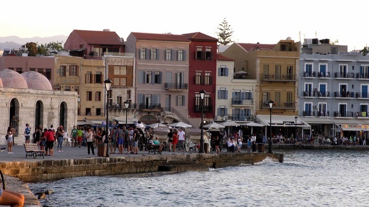 Παράταση τοπικών μέτρων για τον κορωνοϊό σε Ζάκυνθο και Χανιά