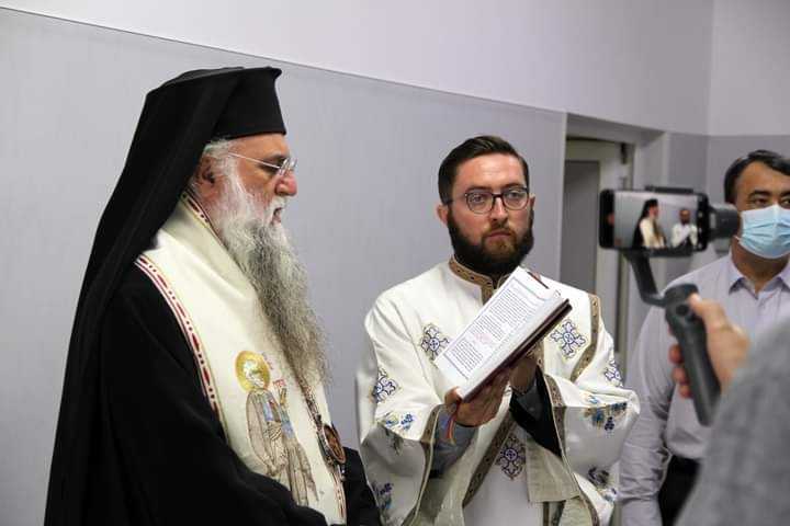 Râmnicu Vâlcea: Arhiepiscopul Varsanufie a sfinţit noul Centru de Transfuzii Sanguine