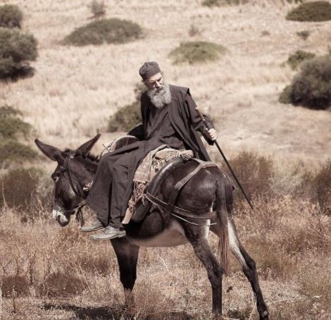 Οι αναρτήσεις του Άρη Σερβετάλη για τον Άγιο Νεκτάριο