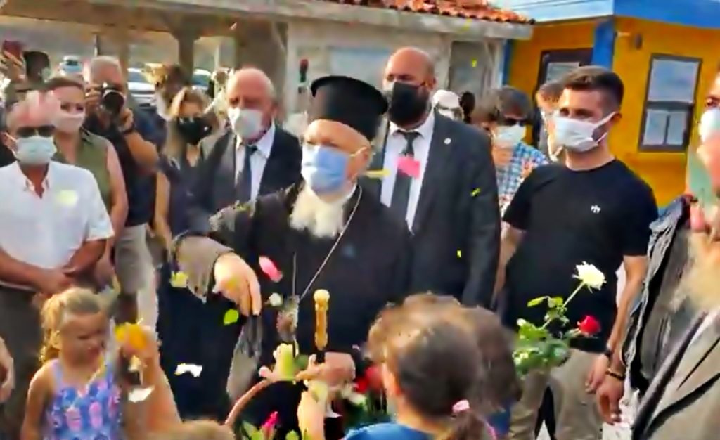 Με πολύχρωμα άνθη υποδέχτηκαν τον Πατριάρχη στην Ίμβρο (ΒΙΝΤΕΟ)