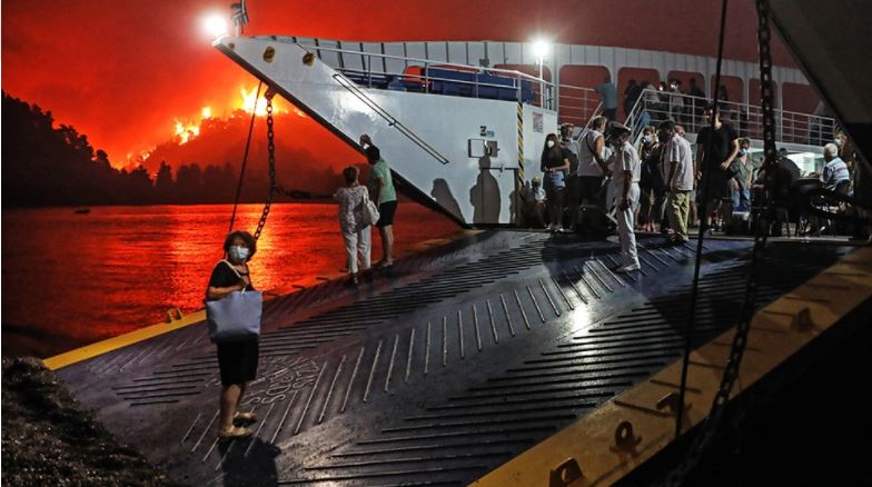 Η Ιερά Σύνοδος δίπλα στους πυρόπληκτους