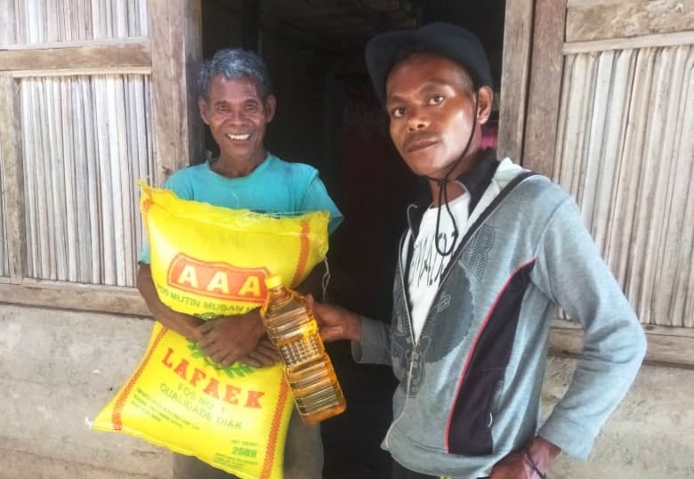 378 άπορες οικογένειες ενίσχυσε η Εκκλησία στο Ανατολικό Τιμόρ