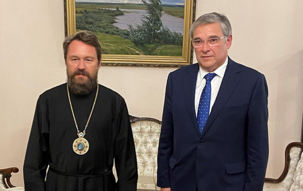 მიტროპოლიტი ილარიონი უნგრეთში რუსეთის ელჩს შეხვდა