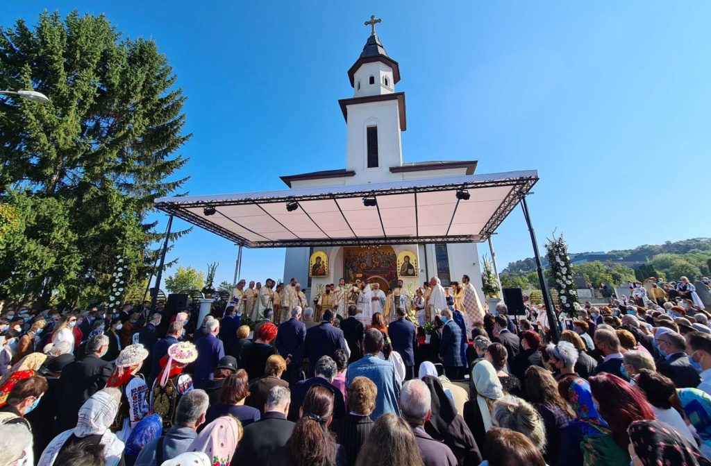 Resfințită după 60 de ani de la târnosire: Biserica „Adormirea Maicii Domnului” din Cluj