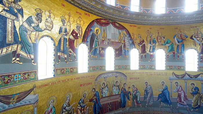 С нови мозайки се обогатява най-новия катедрален храм на Румънската църква