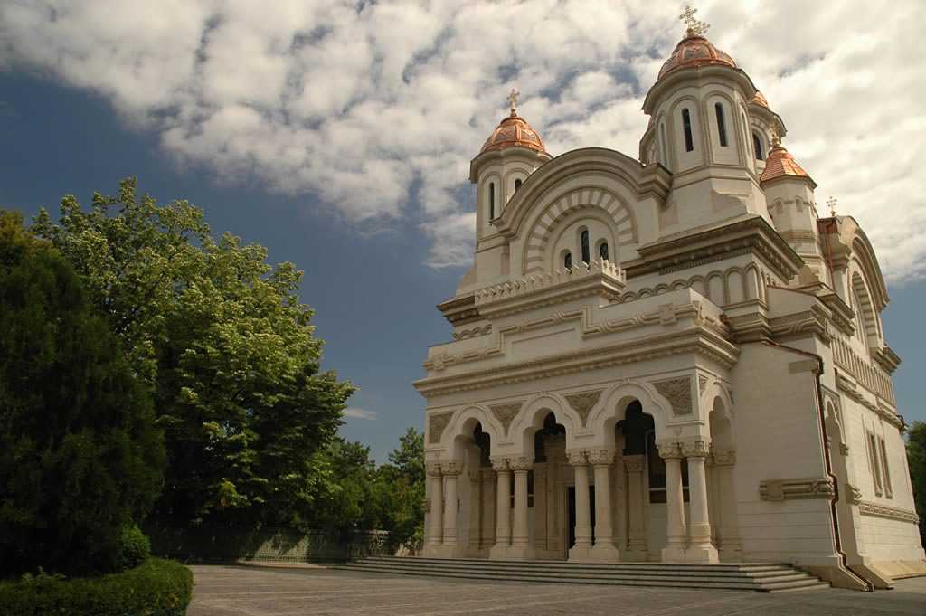 Osemintele Episcopului Nifon Niculescu sunt strămutate la Galați: Programul manifestărilor