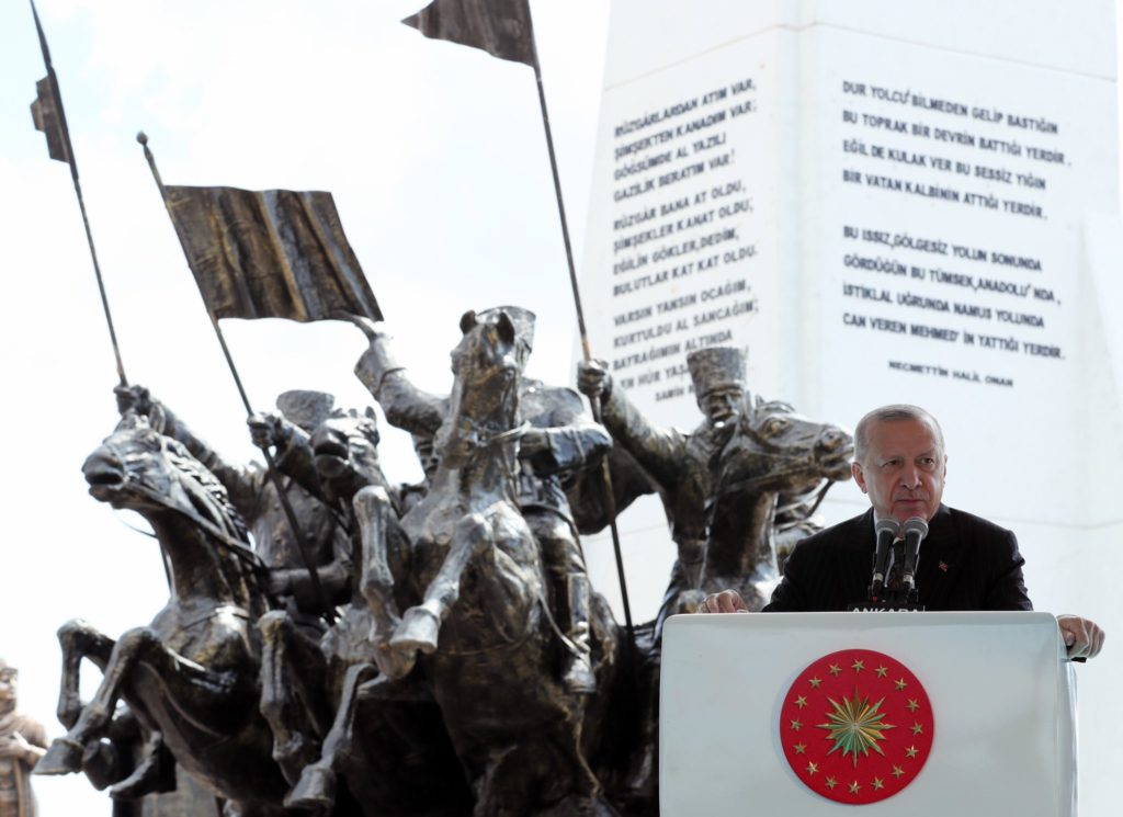 Προκλήσεις Ερντογάν περί «Νίκης του Σαγγαρίου» επί των Ελλήνων