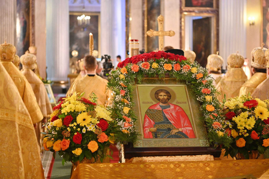 პატრიარქმა კირილემ ალექსანდრე ნეველის 800 წლის იუბილესთან დაკავშირებით სანკტ-პეტერბურგში სადღესასწაულო ლიტურგია აღავლინა