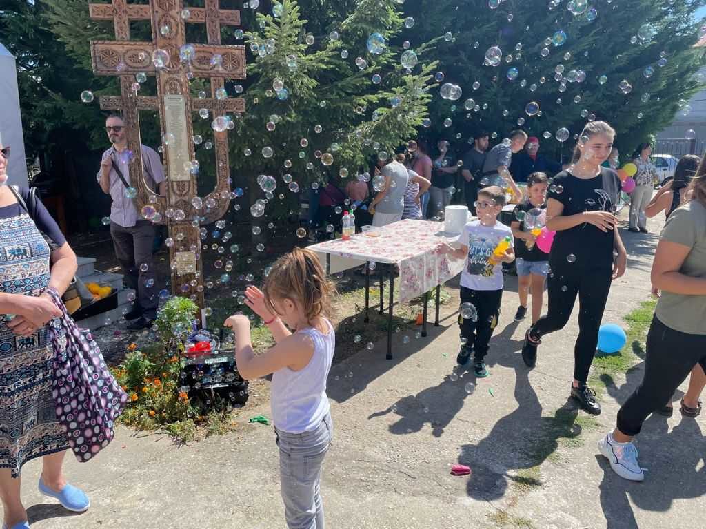 Caravana Comunității: Daruri și educație pentru 600 de copii din Arhiepiscopia Bucureștilor